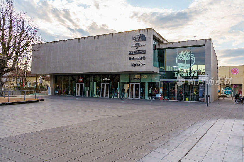 德国麦琴根——2021年3月25日:麦琴根的Timberland Outlet商店